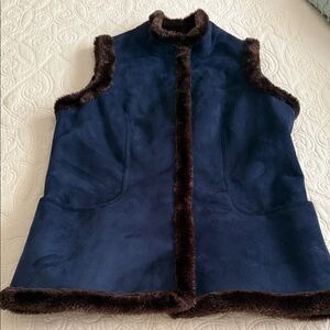 Elegant Navy Vest with Brown Faux Fur Trim